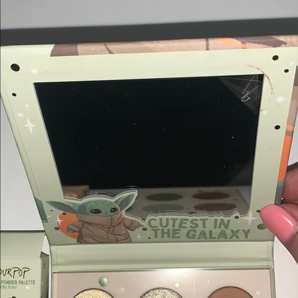 Star Wars Mandalorian colourpop eyeshadow palette - Picture 6 of 6